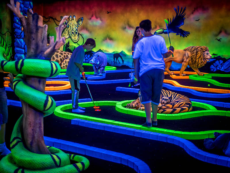 Fluoreszierendes Kinder-Minigolf Rennaz Villeneuve Waadt